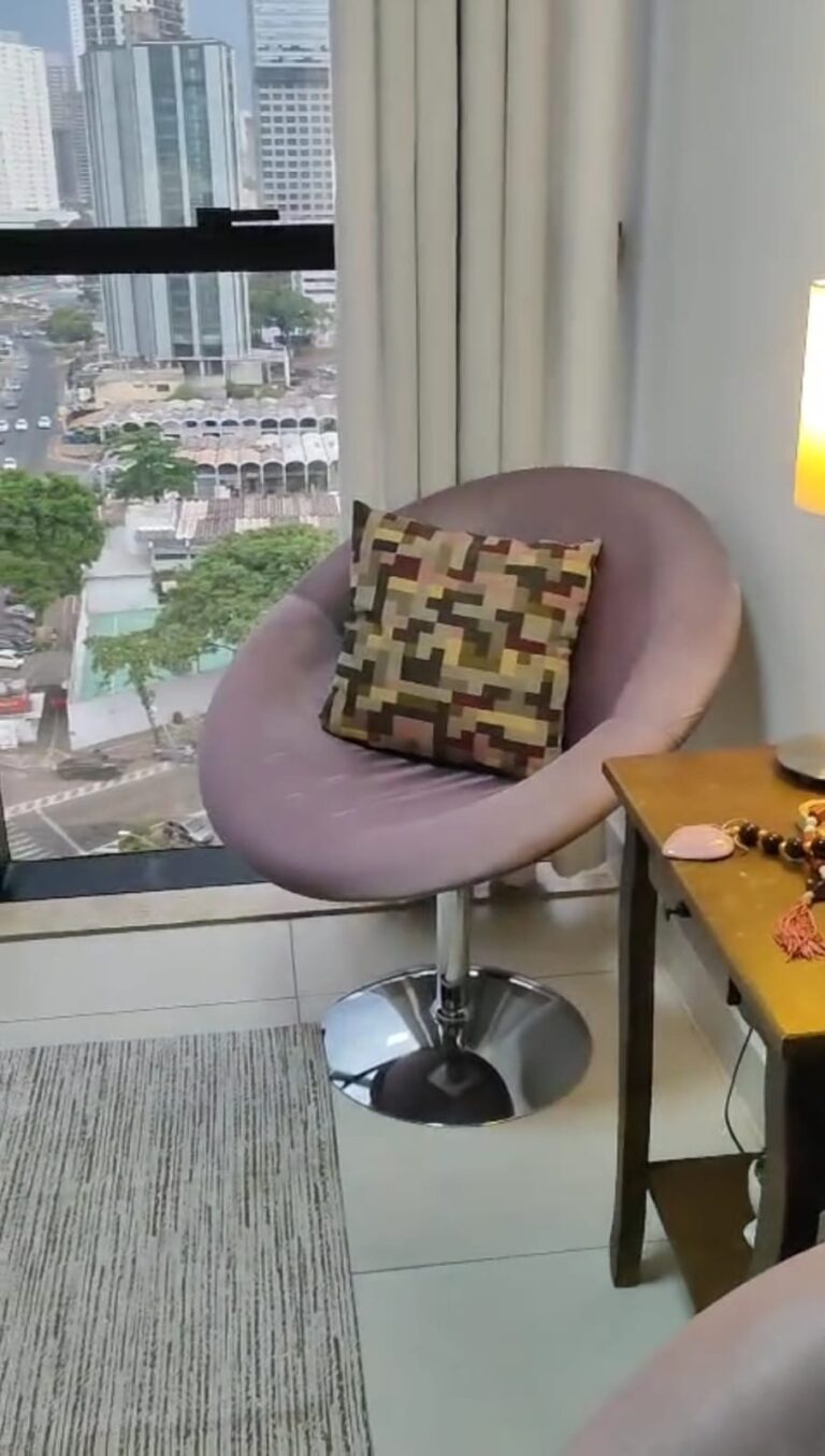 Visão do consultório da Mariluci preparado para acolhimento