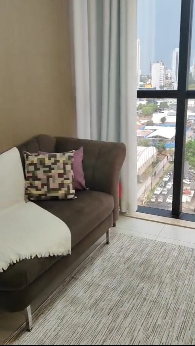 Outro ângulo do espaço de atendimento da Mariluci